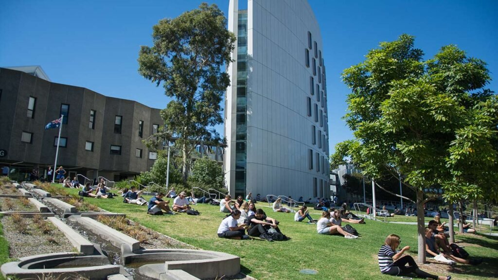 HDR Scholarship 2022 - Deakin University