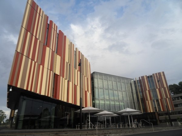 222 macquarie university new library 2011 thb 1